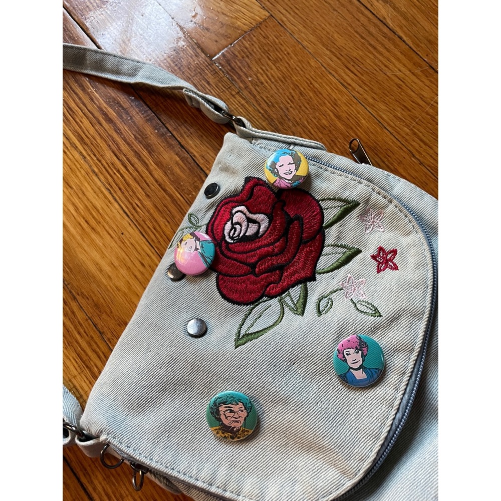 “THE GOLDEN GIRLS” ROSE | LIGHT DENIM CROSSBODY BAG